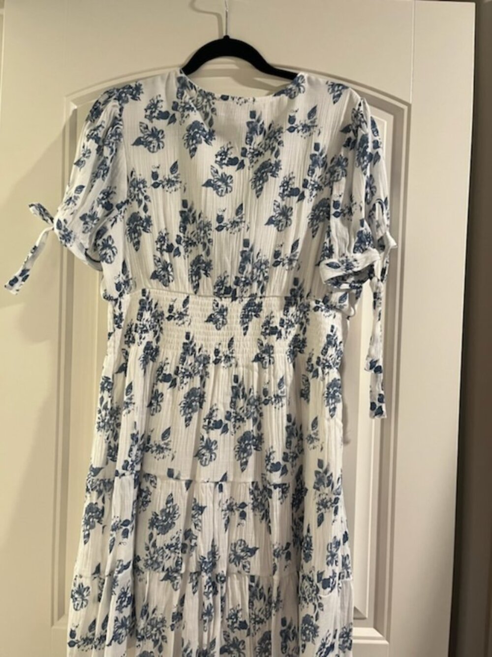 Dress - Picture 3 of 3